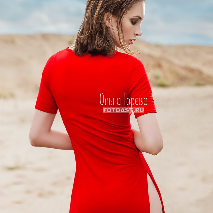 Фотосессия девушки в песках в Кирове