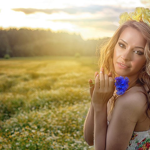Фотосессия на ромашковом поле