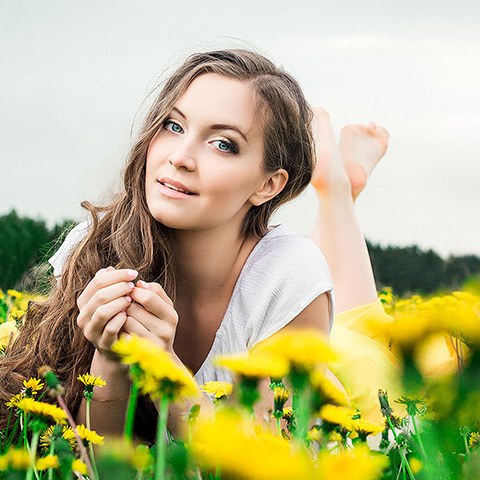 Фотосессия в поле одуванчиков