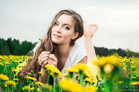Фотосессия в поле одуванчиков