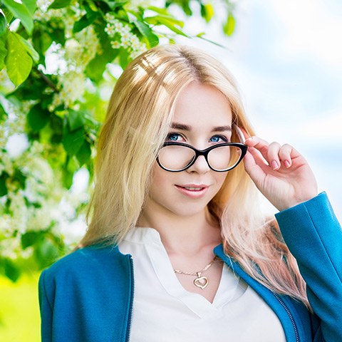 Фотосессия в цветущей черемухе