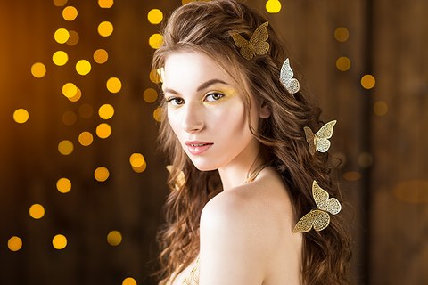 Фотосессия девушки с бабочками в фотостудии Кирова