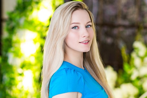 Фотосессия девушки в фотостудии Давинчи в Кирове