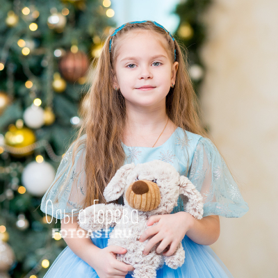 Новогодняя фотосессия в Кирове: дружные сестренки 6
