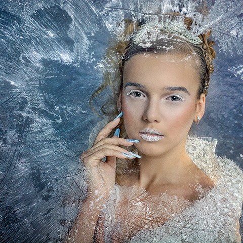 Творческая зимняя фотосессия в студии