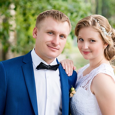 Свадебная фотосессия в гостинице и парке