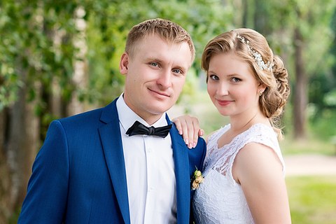 Свадебная фотосессия в гостинице и парке