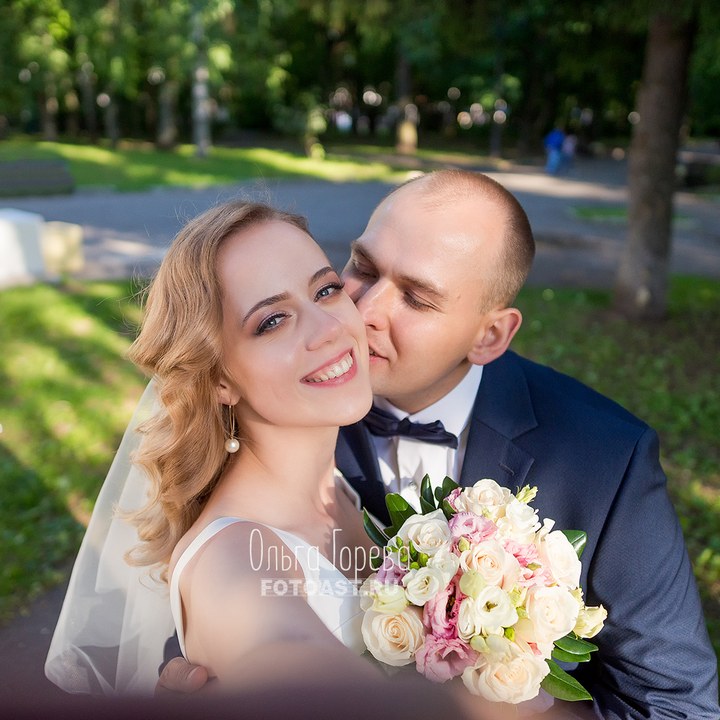 Свадебная фотосессия в Кирове в гостинице и Александровском парке